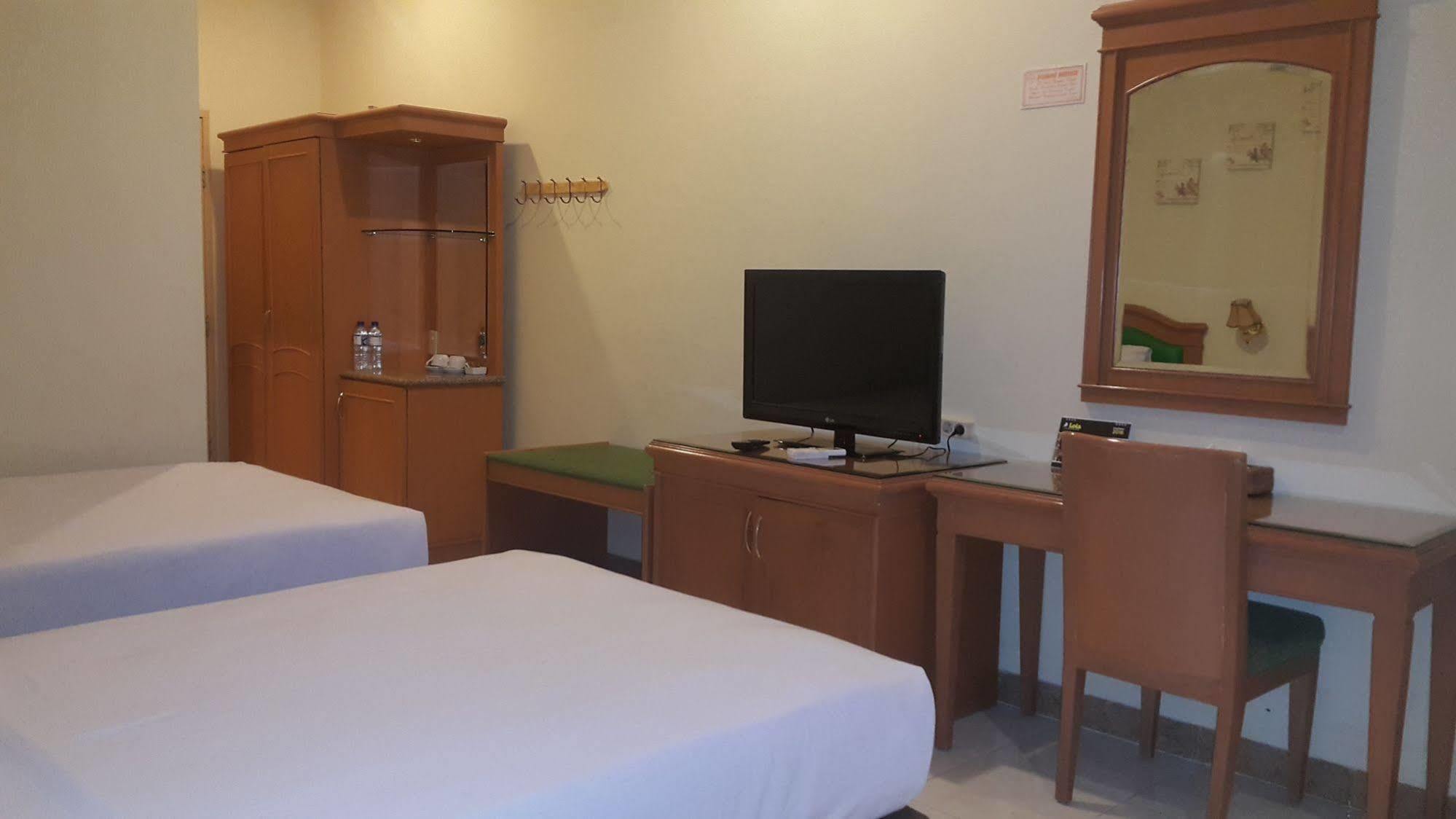 Hotel Maricaya Makassar Luaran gambar